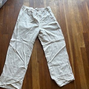 Brand: Amazon  Color: Beige  Size: Medium